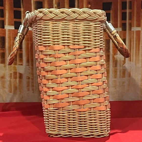 Picnic Basket Purse - Picture 2 of 12